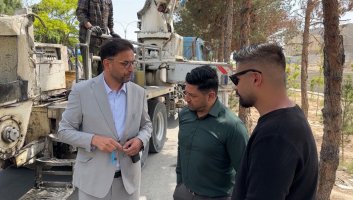 بتن‌ریزی کف رودخانه شادچای به ایستگاه پایانی رسید